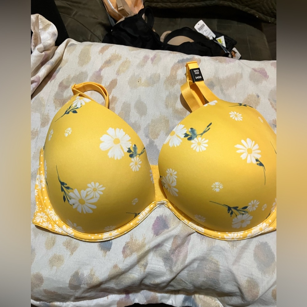 Pink 34DD bra